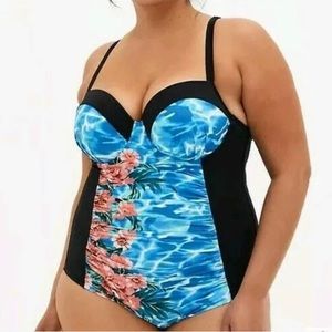 Torrid one piece swimsuit 1 NWT Push-up Slim Fix